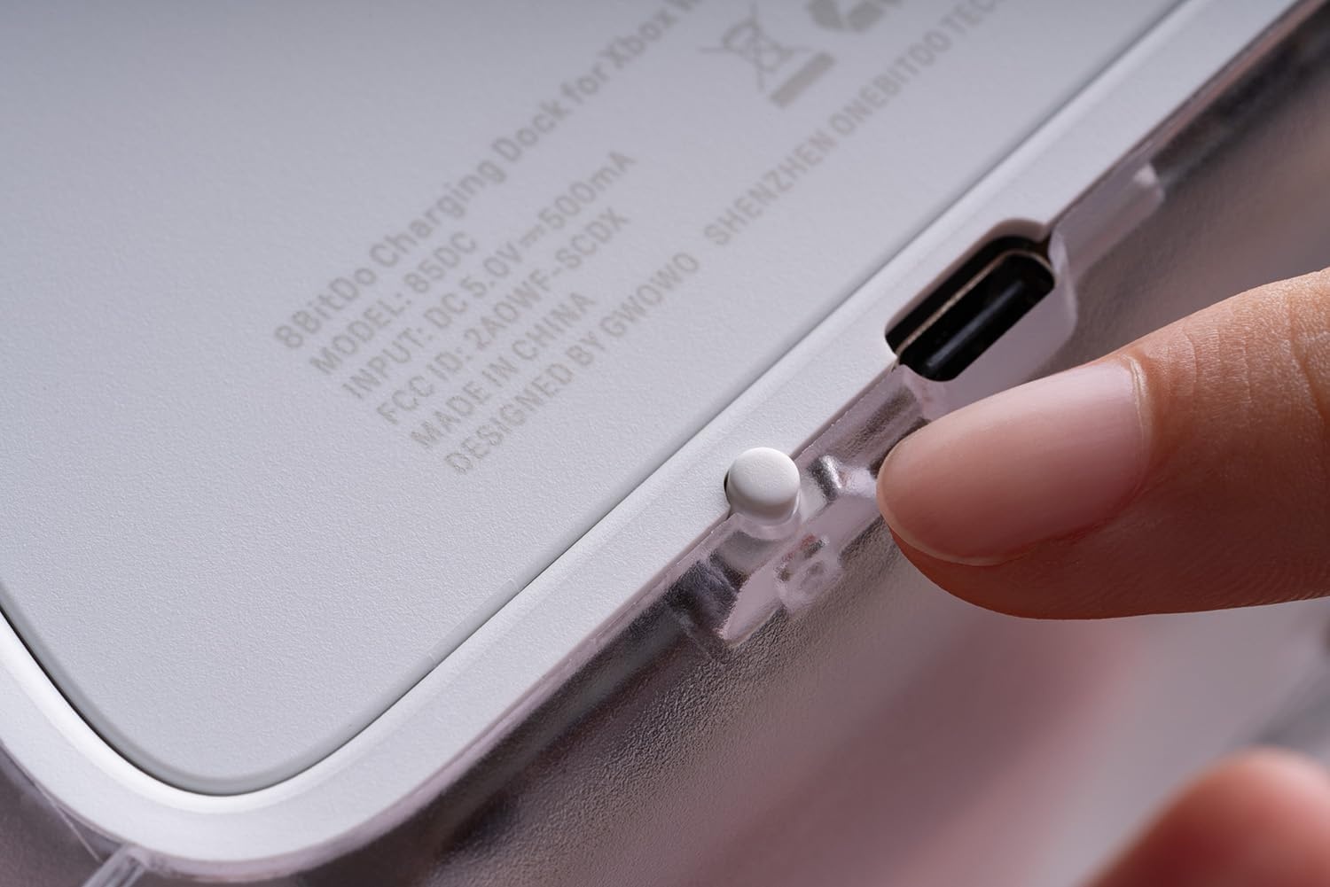 image:image8BitDo Charging Dock for Xbox Series XS Wireless Controllers Fast Charging Station with 1100mAh Battery Pack Officially Licensed Forza Horizon 6 Limited EditionWhite